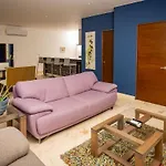 Magnificent 2 Blocks From The Beach And 5Th Ave